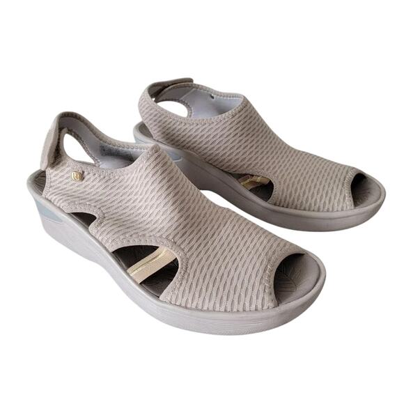 Bzees Beige Stretch Wedge Sandals Slip On Women Size 11 Cloud Technology Comfort - Picture 1 of 12